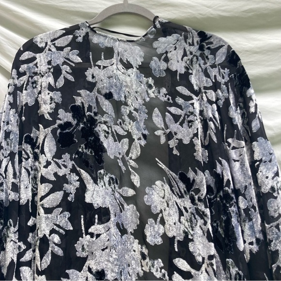 Cato black and gray floral super soft shawl, one size - Picture 7 of 8